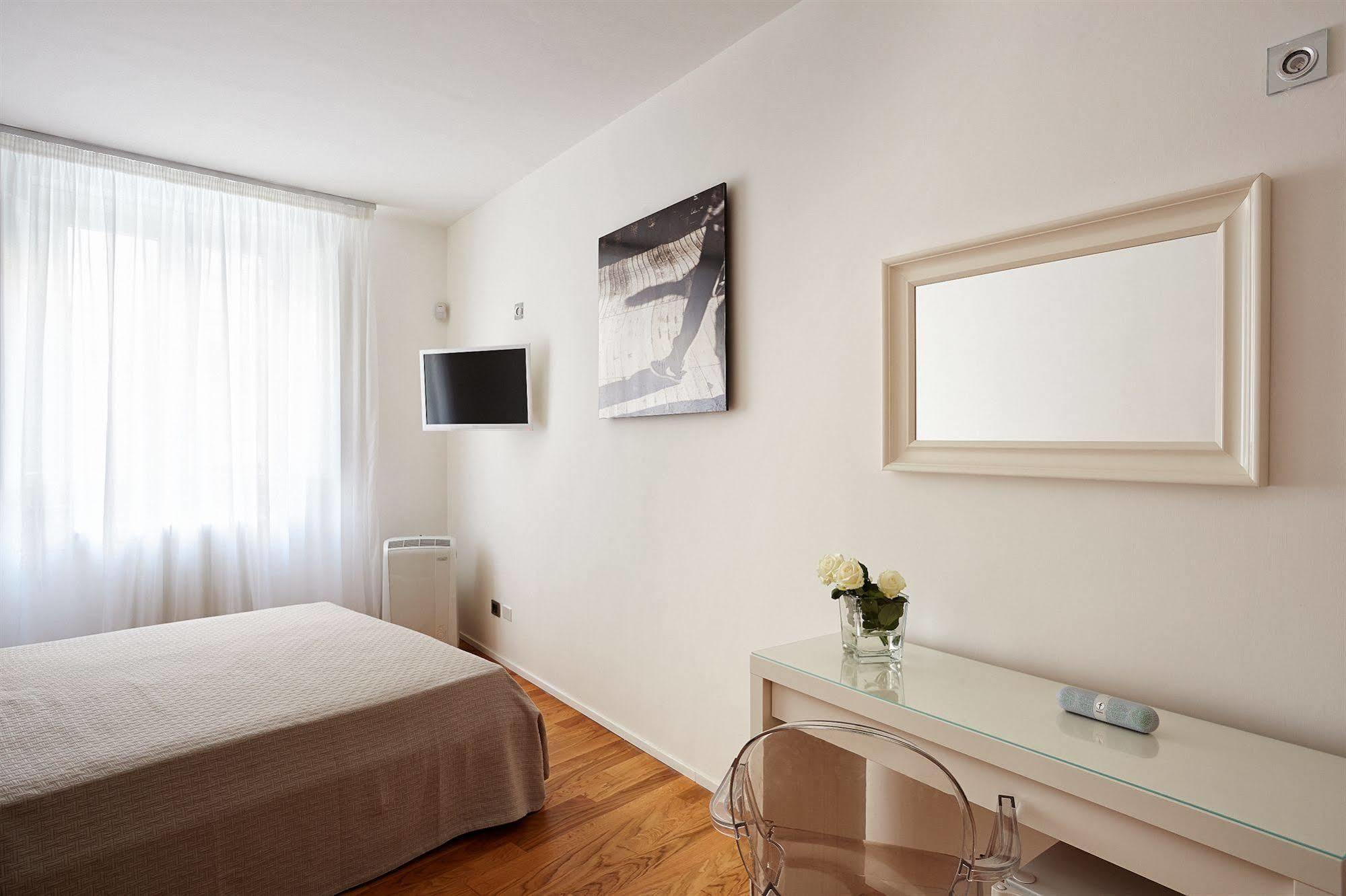 Suite Home Moncada ปาแลร์โม ภายนอก รูปภาพ